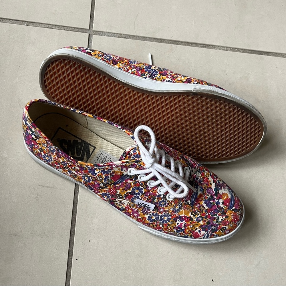Floral Vans size 8 women's 🌼